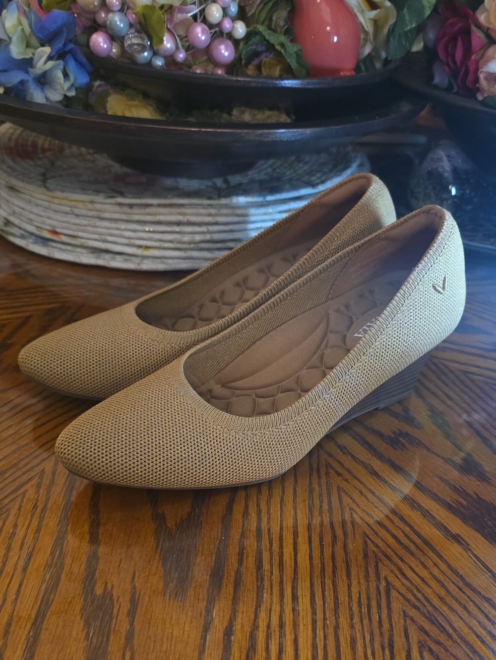 Vivaia Wedges